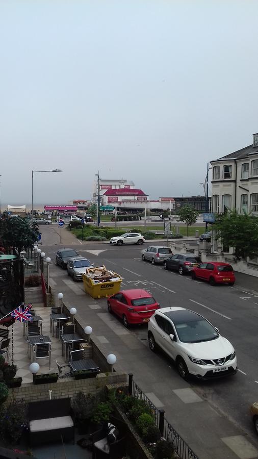 Amber Lodge Guest House Great Yarmouth Esterno foto